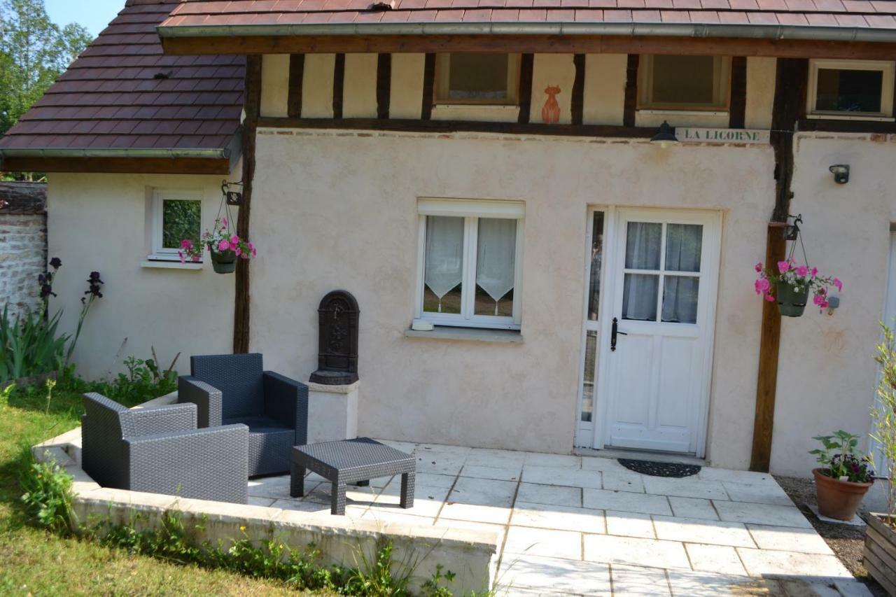 La Licorne Bed & Breakfast Lamarche-Sur-Saone Luaran gambar